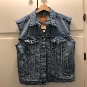 NWT Levi’s Jean vest